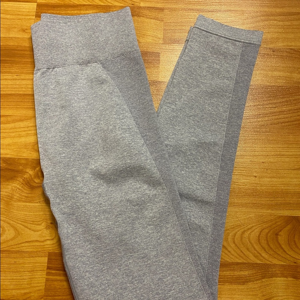 Gymshark Size Medium Moisture Control Leggings, Grey